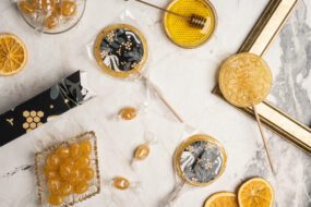 Dzień Pszczół 2024: Miód jako idealny dodatek do&nbsp;słodkości reklamowych 